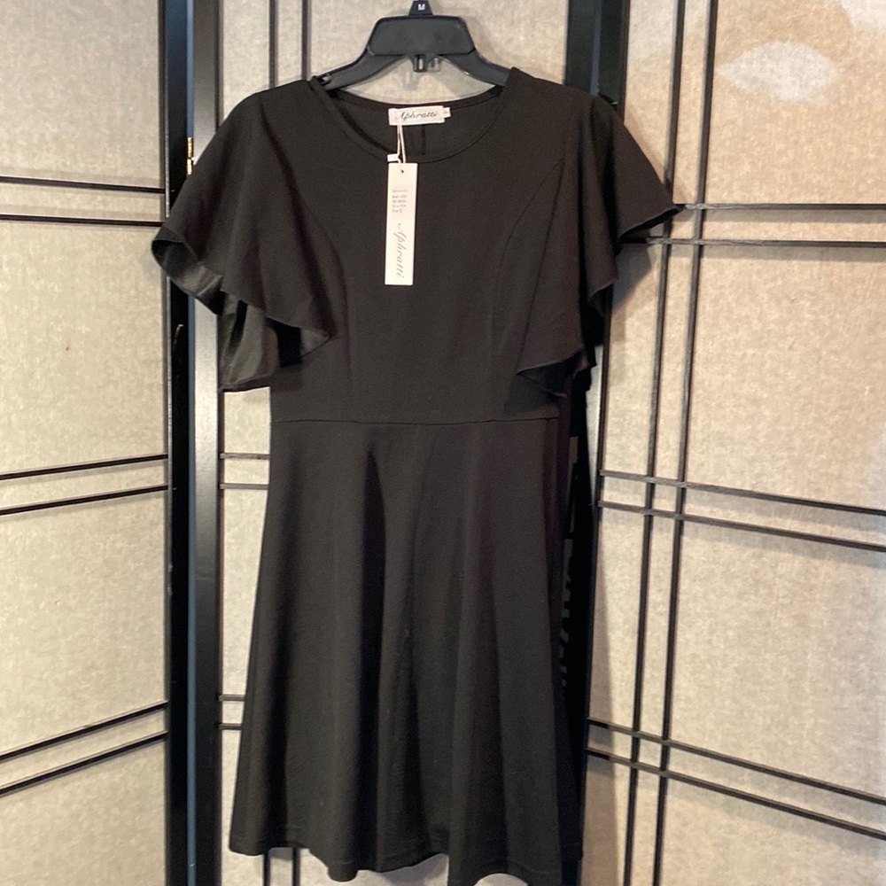 Aphratti Little black cocktail dress! NWT flutter sleeves light weight stretch